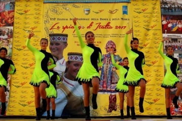 Мажоретен състав "Екстрийм" обра овациите на фестивал в Италия