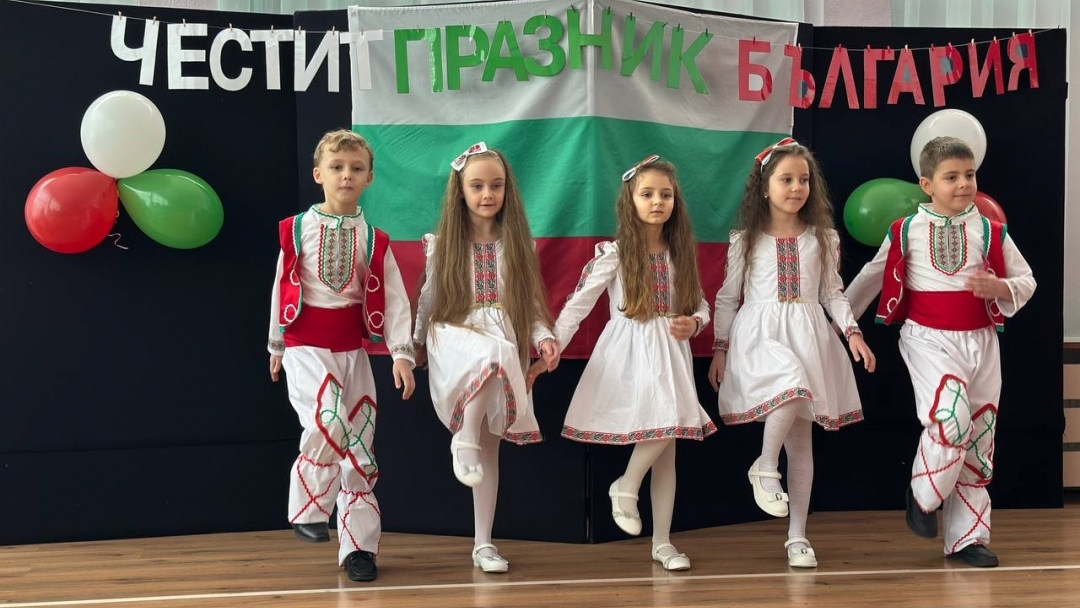 Енчо Енчев уважи празника за 3 март на ДГ „Пролет“