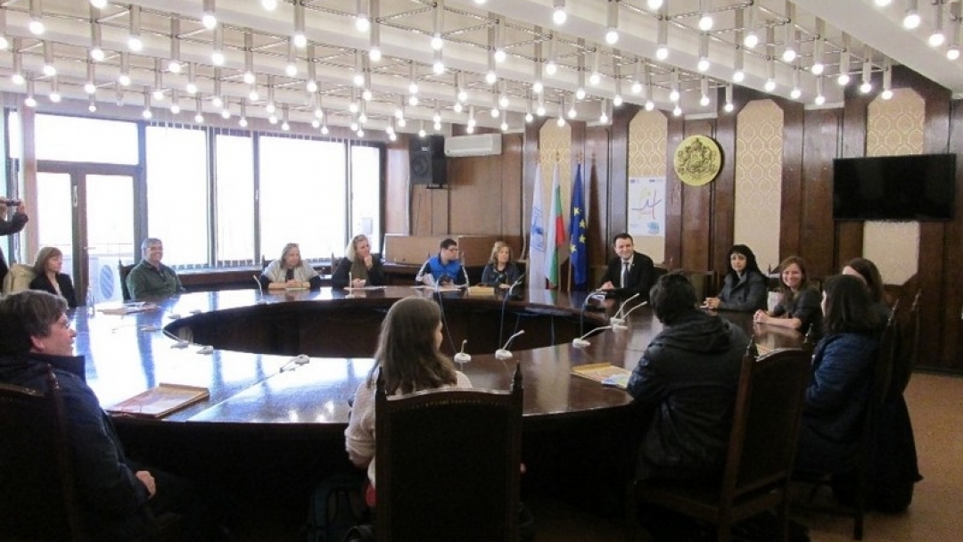 Участници от 5 европейски страни в проект по програма „Леонардо да Винчи“ гостуваха в Община Русе