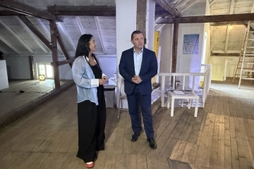 Кметът Пенчо Милков поздрави Цвета Трендафилова за първата й арт инсталация в Русе  