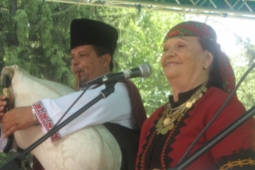 Читалището от село Сваленик с голямата награда от 44. Фолклорен събор „Златната гъдулка“ 