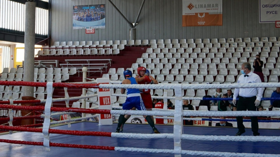 Жените-боксьори от Русе са първи на Държавното отборно първенство