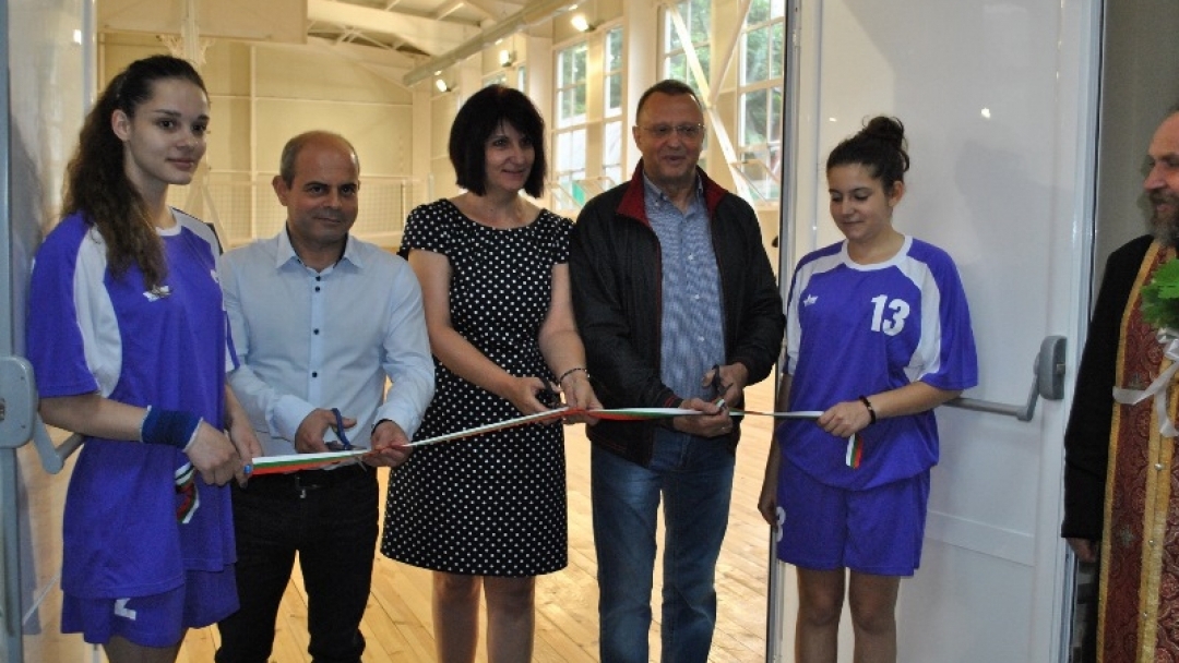 Мултифункционалната зала на СОУЕЕ „Свети Константин-Кирил Философ“ е открита официално