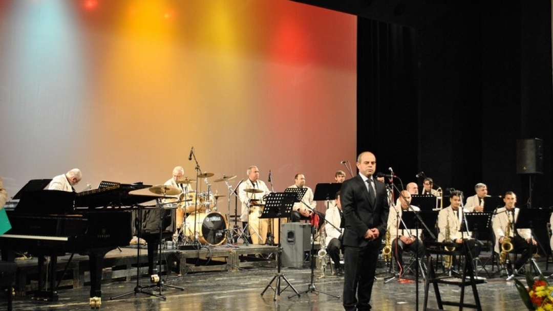 Четирима достойни русенци бяха удостоени със званието „Почетен гражданин на Русе”