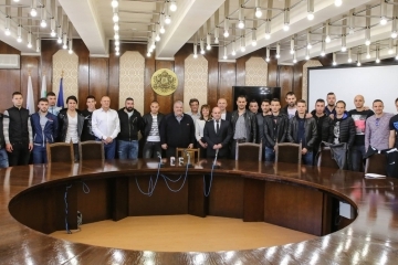 Кметът на Община Русе Пламен Стоилов награди ФК „Дунав“ за класирането в „Топ 6“ на Първа лига