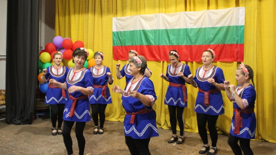 V-ият Фолклорен фестивал „Етноритми“ събра 360 участници от 6 области в страната