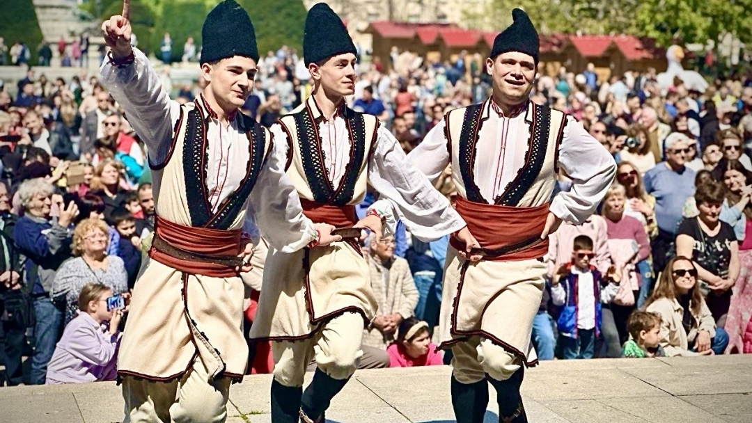 Културна програма за месец април