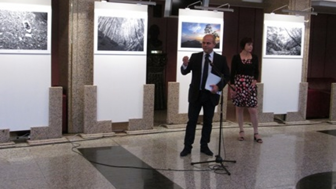 Кметът Пламен Стоилов откри фотоизложба на един от посланиците на Русе – Симеон Лютаков