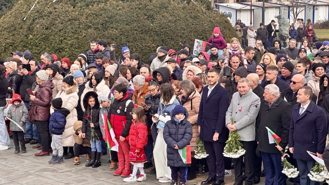 Русе отбеляза Трети март с тържествена церемония и празнична програма