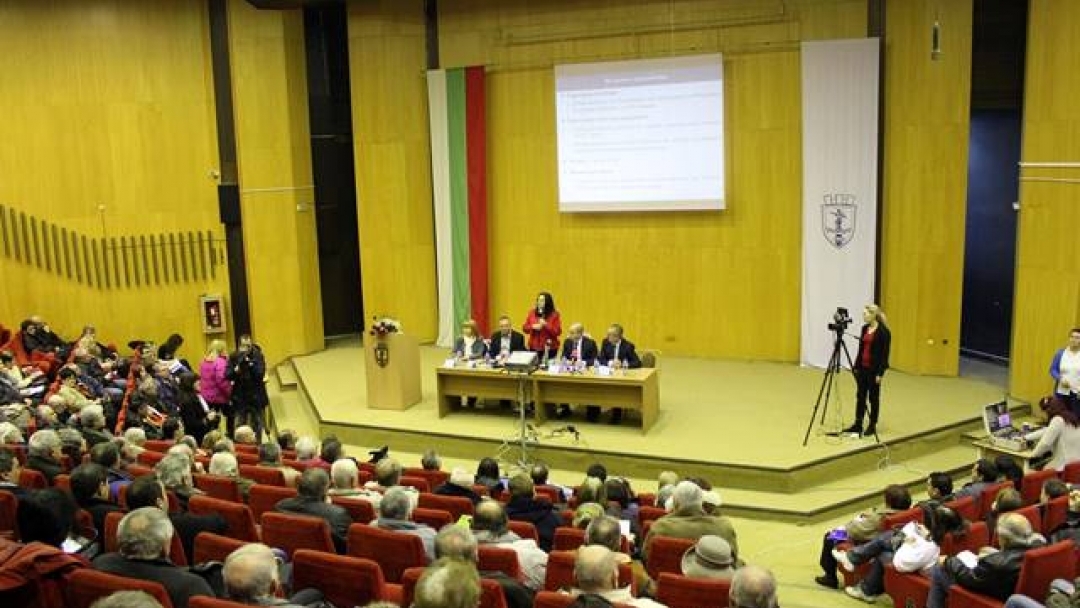 Лиляна Павлова представи Националната програма за енергийна ефективност пред стотици русенци