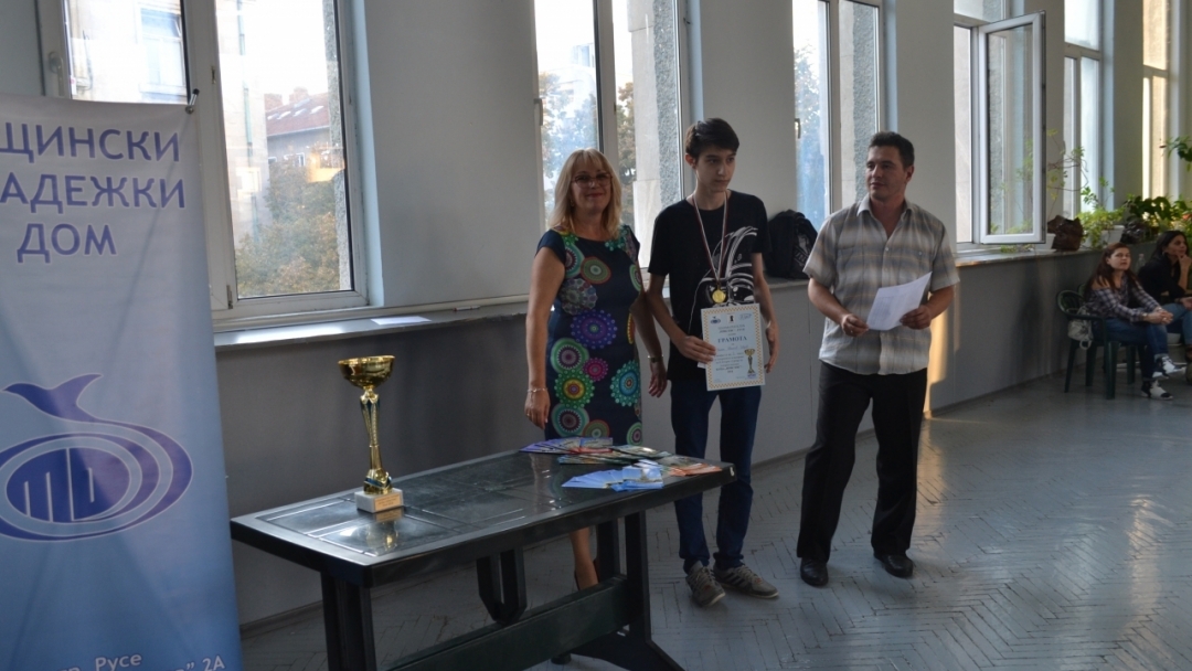 Участници от цялата страна се включиха във втория открит турнир по ускорен шахмат