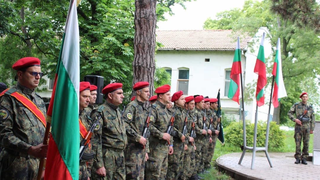 С церемония и заупокойна молитва Русе отбеляза Деня на Ботев и загиналите за свободата на България 
