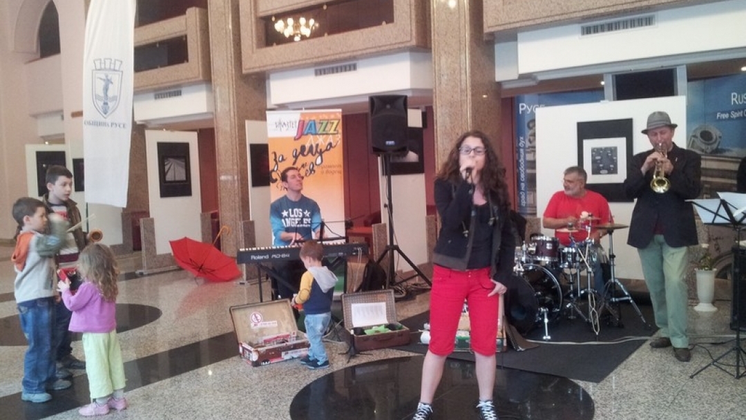 Магията на джаза завладя децата на Русе  