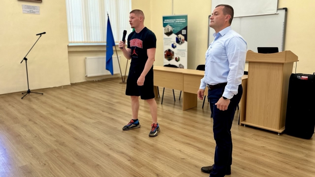 Кампанията на Пенчо Милков за справяне с агресията между подрастващите започна със срещи в три русенски училища