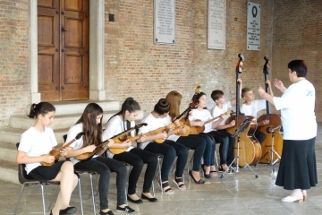 Тамбурашки оркестър „Русе” с престижно участие в международен фестивал в Италия