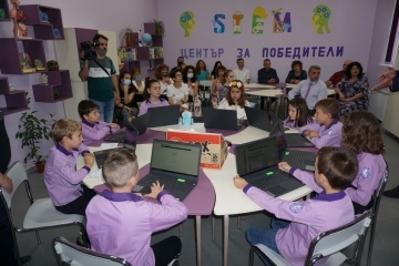 Започва въвеждане на обучение по роботика, виртуална и добавена реалност в русенските училища