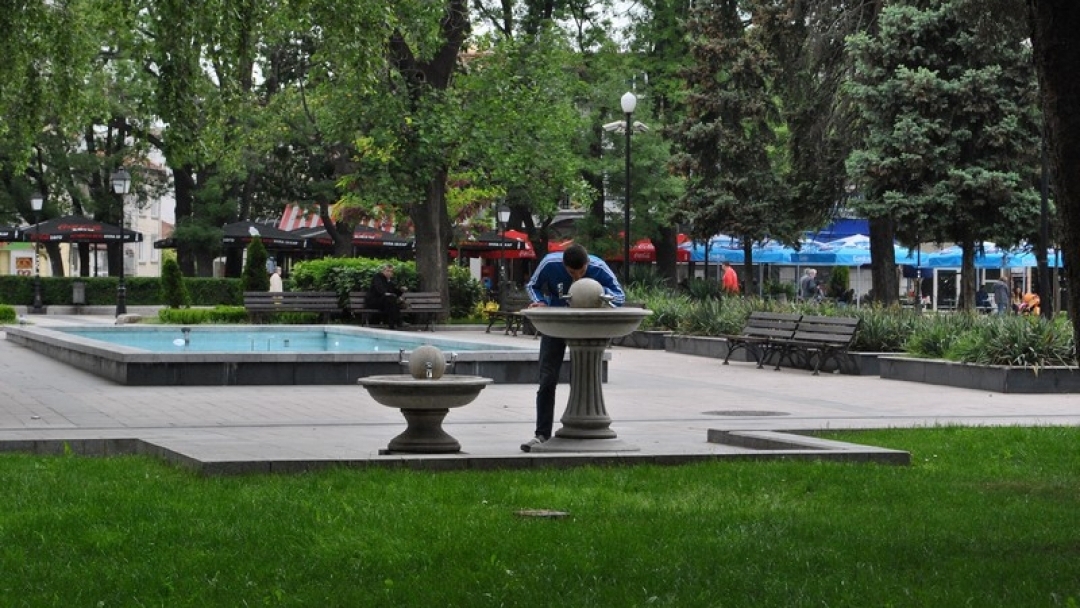 Работят градските чешмички в централната част на града