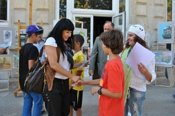 Откриха изложба "Русе в цветове - град на свободния дух