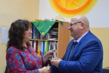 Наградиха учителите, носители на званието „Посланик на свободния дух в моето училище“ 202