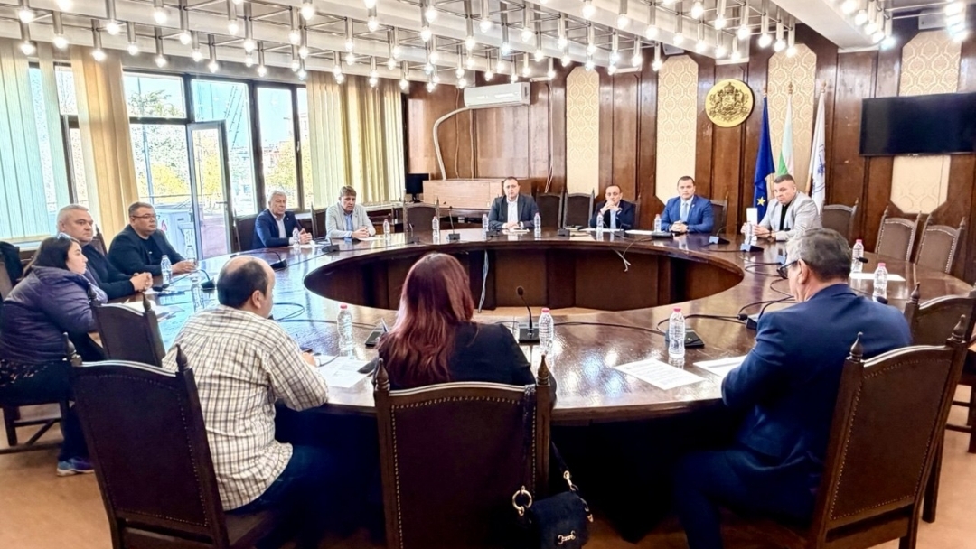 Кметът Пенчо Милков: „Необходима е спешна намеса от страна на държавата, за да не влезем в сезона с неконтролирани популации на комари“