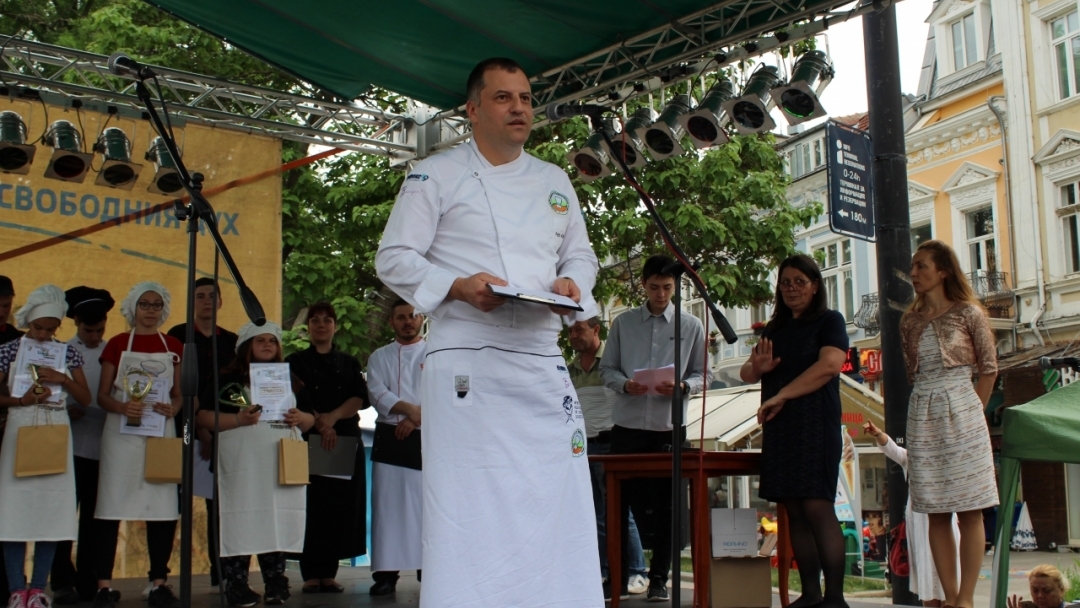 Наградиха млади кулинари в състезанието "Като шеф готвачите"
