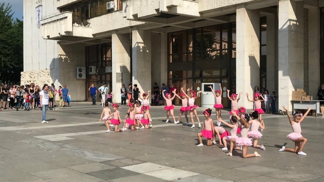 Детски празник „При нас е весело!“ зарадва русенски деца на първи юни