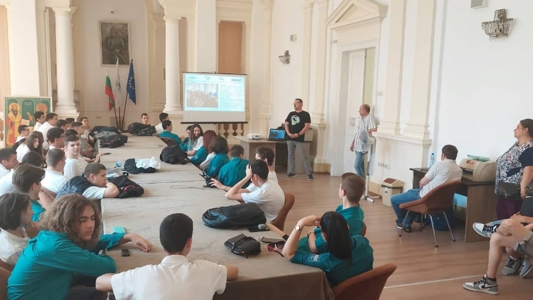 Лекция на „Креативен център Русе“ по основи на гейм дизайна впечатли русенски ученици