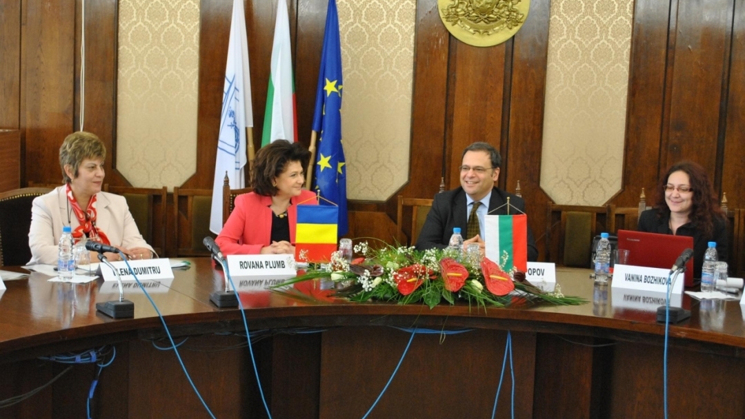 Министърът на околната среда и водите Юлиян Попов се срещна с министъра на околната среда и изменението на климата на Румъния Рована Плумб