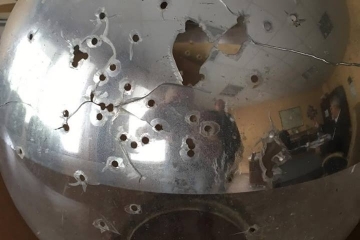 Поредно вандалско посегателство върху осветителните тела в парковете