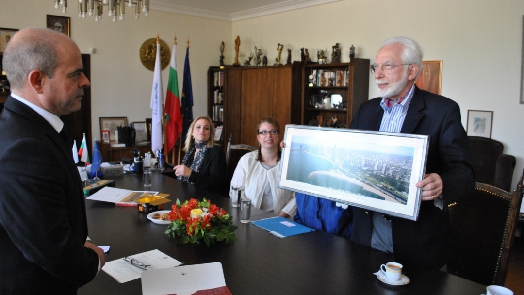 Кметът на Чикаго поздрави русенци за 6 май