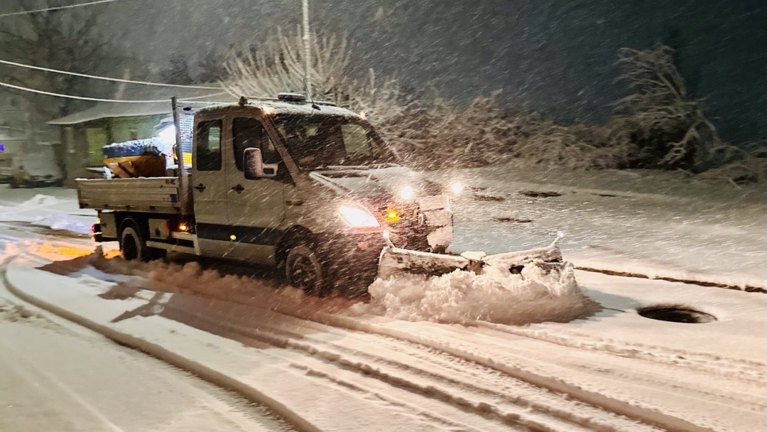 Продължава работата на снегопочистващите фирми по поддържане на проходимостта на пътната мрежа в община Русе
