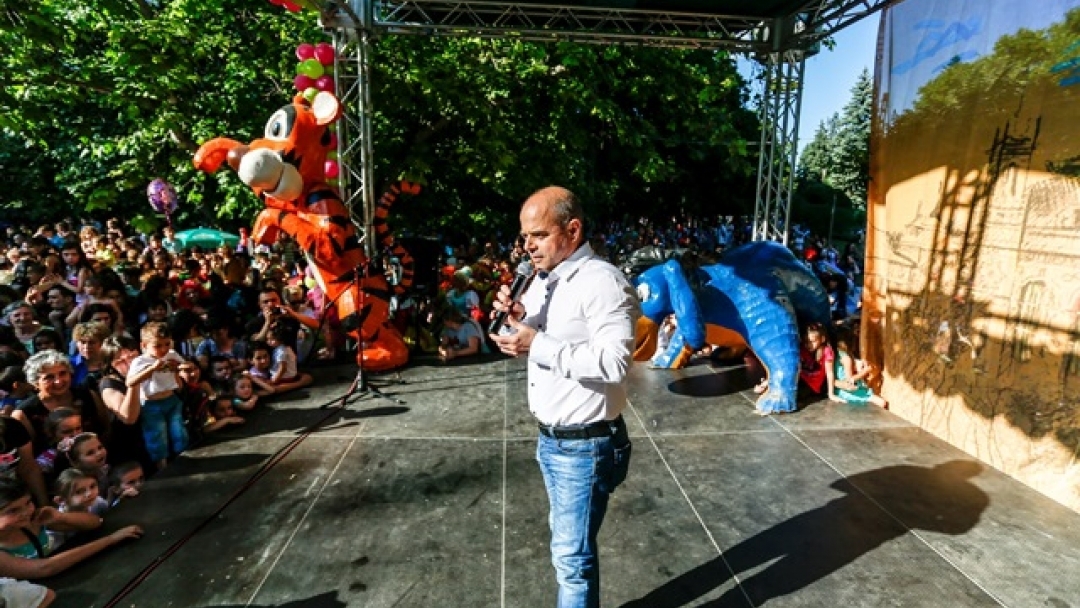 Хиляди деца и родители празнуваха заедно Деня на детето в Парка на младежта 