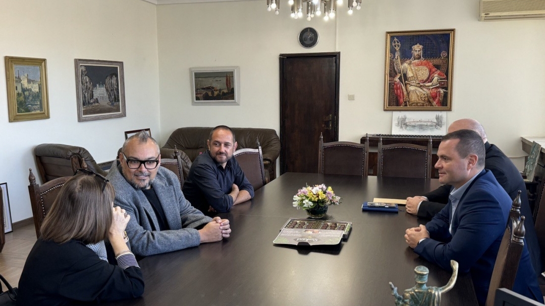 Кметът Пенчо Милков и режисьорът Хосе Варлета обсъдиха ролята на съвременното театрално изкуство