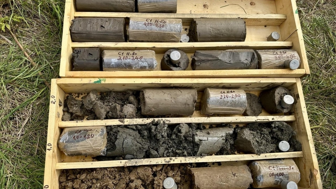 Движението през дигата в Николово остава ограничено, гражданите могат да използват обходни маршрути до Лесопарка