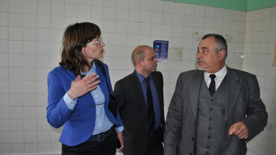 С официална церемония днес беше поставено началото на ремонта на Комплексен онкологичен център – Русе