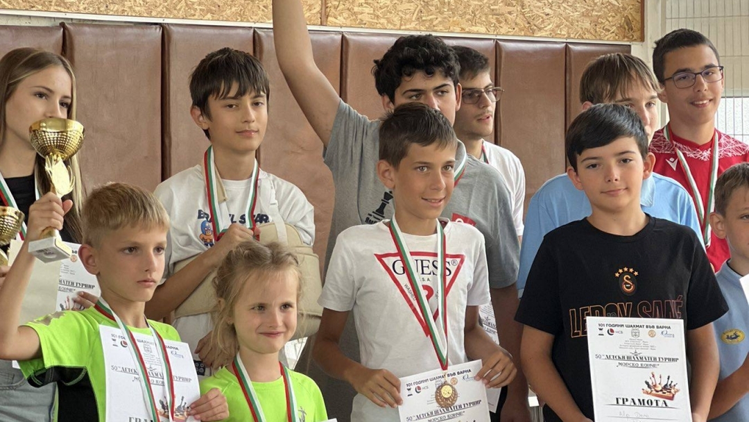 Млади русенски шахматисти с призови места на традиционния турнир „Морско конче"