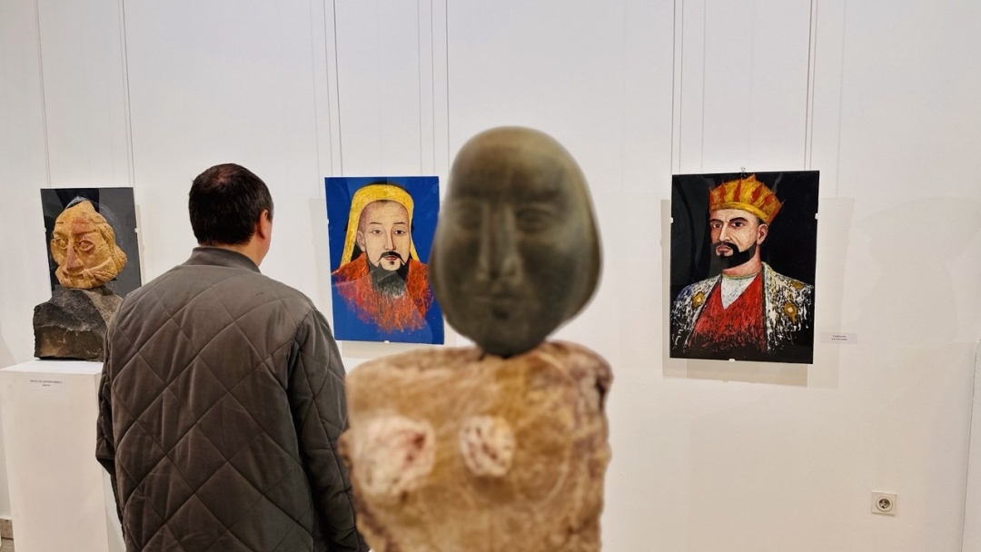 Пенчо Милков: Творбите на Зюхтю Калит са мост между болката и надеждата