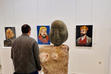 Пенчо Милков: Творбите на Зюхтю Калит са мост между болката и надеждата