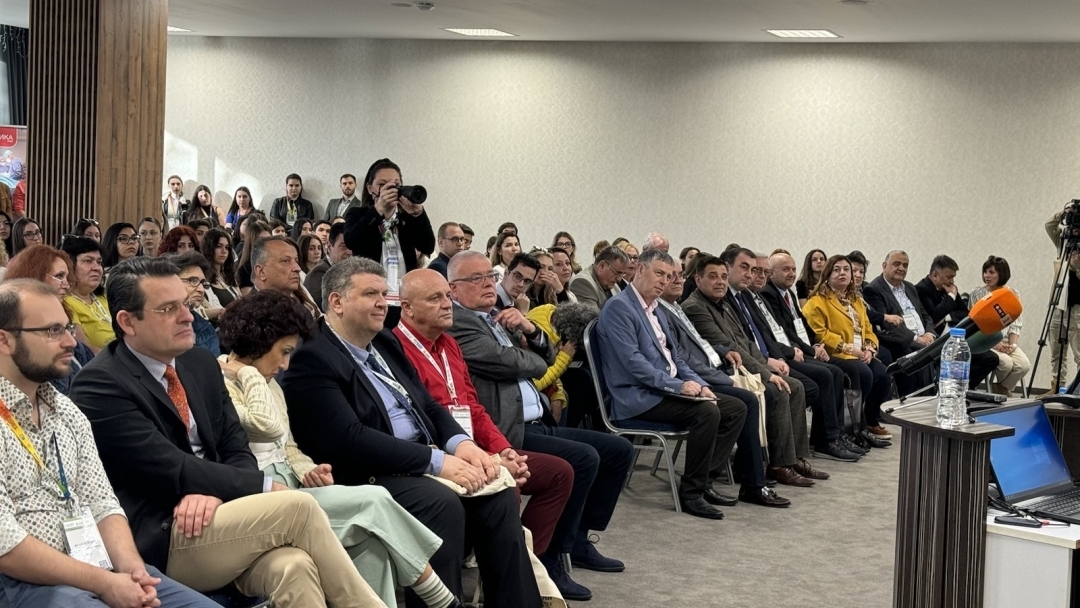 Симпозиумът “Пролетни хирургични дни“ събира в Русе стотици лекари от България и още четири държави 