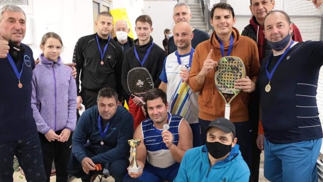 Ентусиазиран старт на новата спортна година с турнир по плажен тенис във Варна