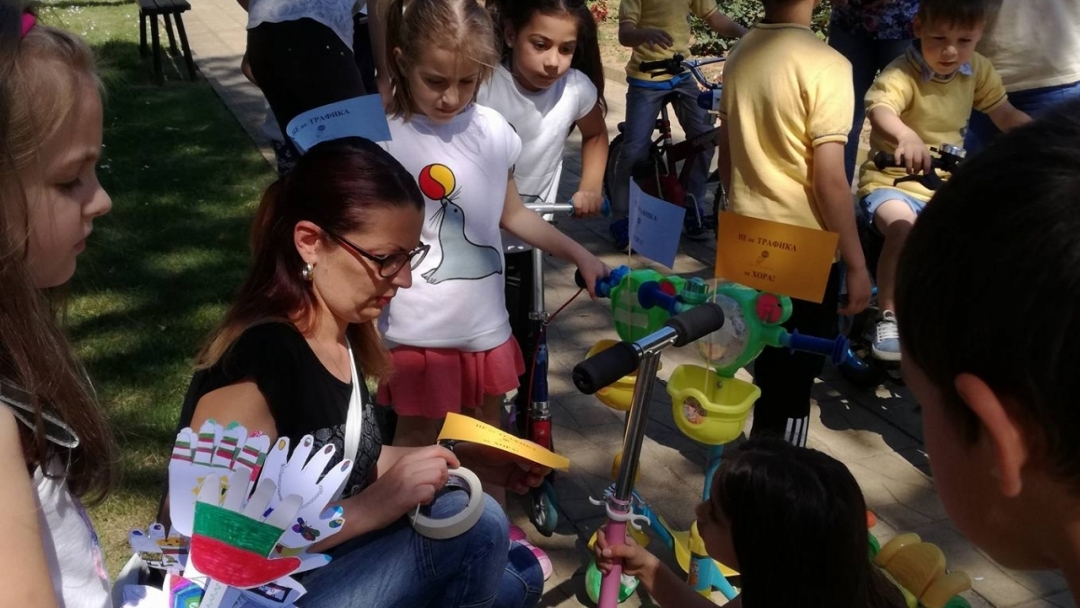 Децата на Борово се включиха във велопоход „Стоп! Да опазим децата“