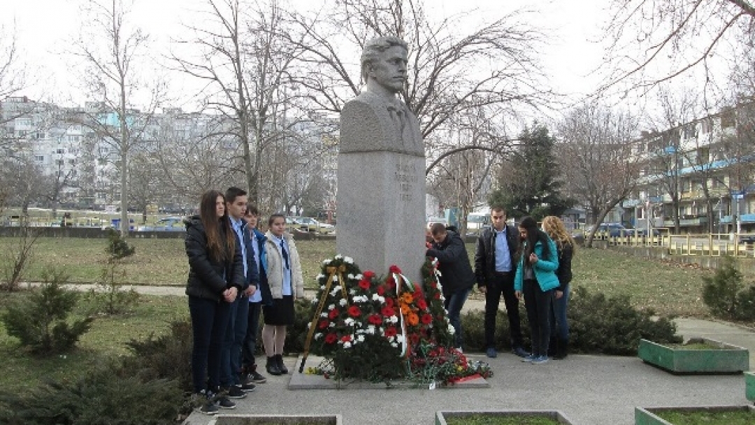 Зам.-кметът Иван Григоров почете паметта на Апостола на свободата