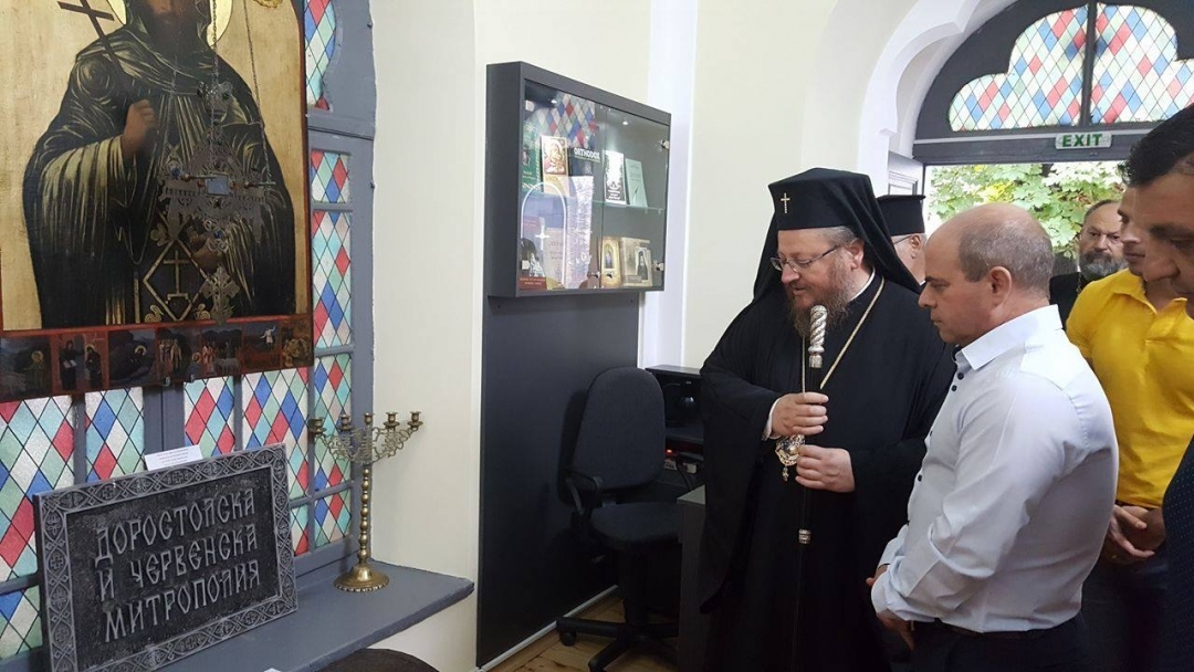 Кметът Пламен Стоилов и митрополит Наум откриха музейна експозиция на Русенската света митрополия