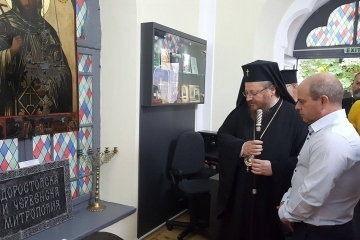 Кметът Пламен Стоилов и митрополит Наум откриха музейна експозиция на Русенската света митрополия