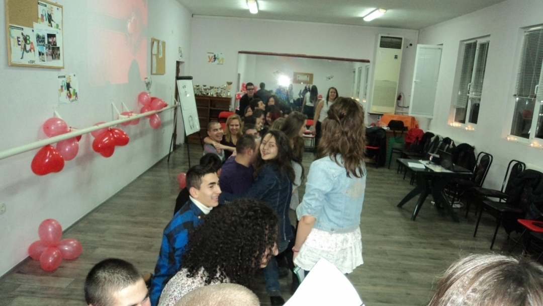 СТАРТИРАХА ИНИЦИАТИВИТЕ НА ОБЩИНСКИЯ МЛАДЕЖКИ ДОМ ЗА СВ.ВАЛЕНТИН 