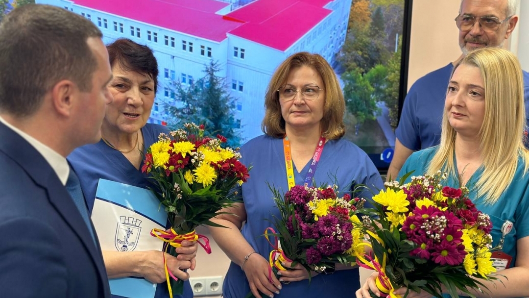 Русе отбеляза Бабинден с ритуал и благодарност към медицинските специалисти