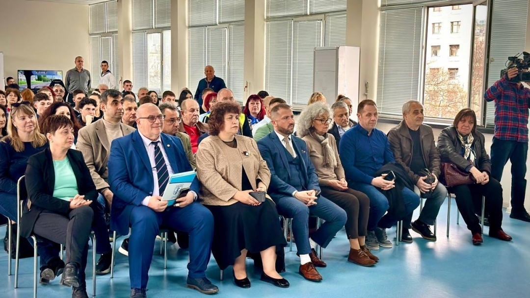 Професионалната гимназия по речно корабостроене и корабоплаване с нов STEM център