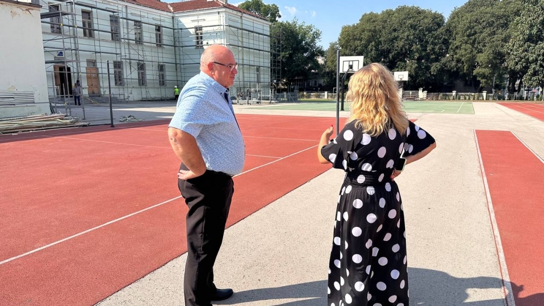 Ремонтът на ОУ „Отец Паисий“ се извършва по предвидения график