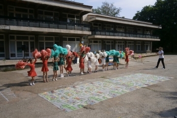 Със спортен празник и тържество завършиха учебната година  в ЦДГ „Зора”