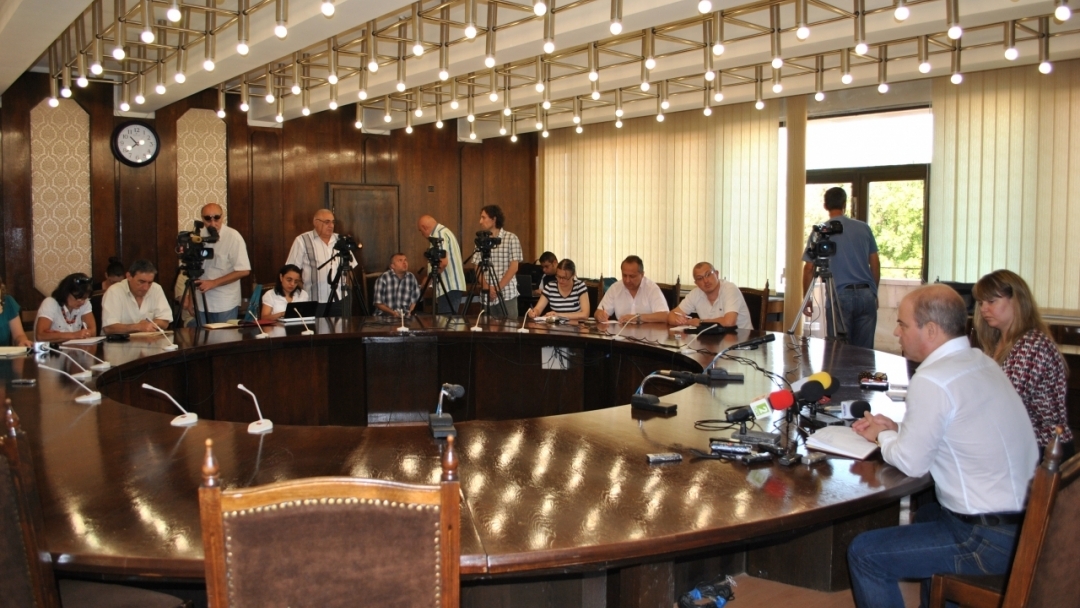 Кметът Пламен Стоилов отчете резултатите от работата на общинската администрация през юни 